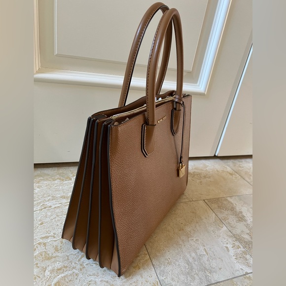 Michael Kors Mercer Large Crossbody Leather Handbag Tote Purse - Picture 4 of 4